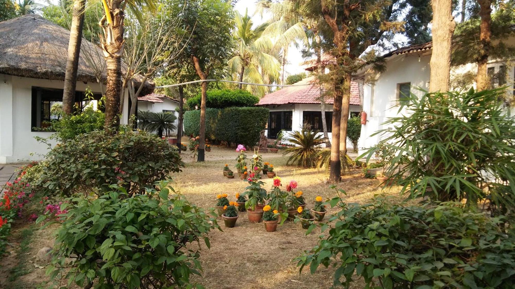 Chhuti Holiday Resort Bolpur Exterior photo